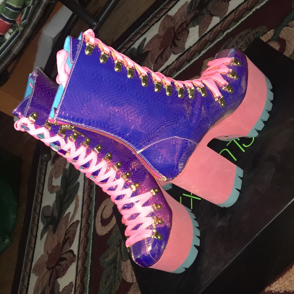 Poisonous Vixen Plat Form Heel